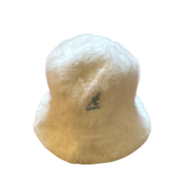Kangol y2k white fuzzy warm fitted angora bucket hat SIZE L - Picture 5 of 5